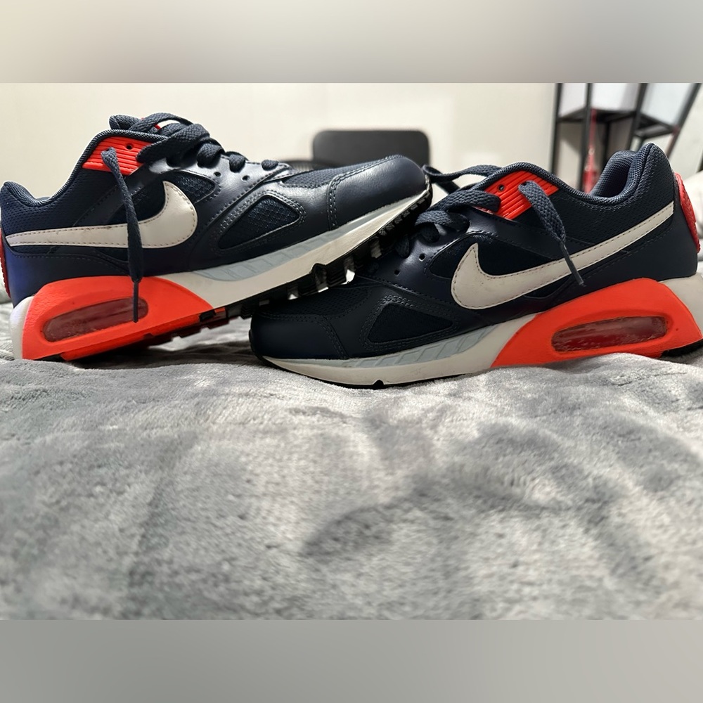 NIKE AIR MAX 90 CASUAL SHOES